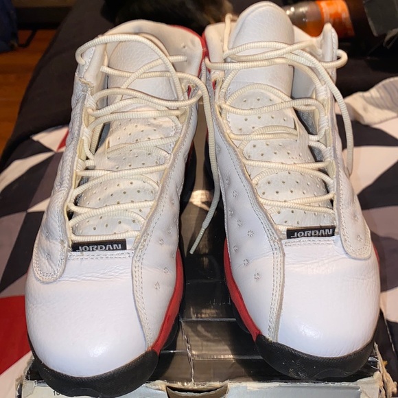 Jordan retro 13 cherries Brought a stadium goods condition eight out of 10